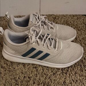 adidas Women's Sneakers in Light Gray and Teal